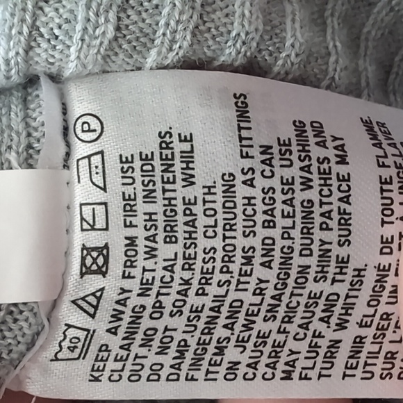 Cropped Cardigan - Picture 4 of 10